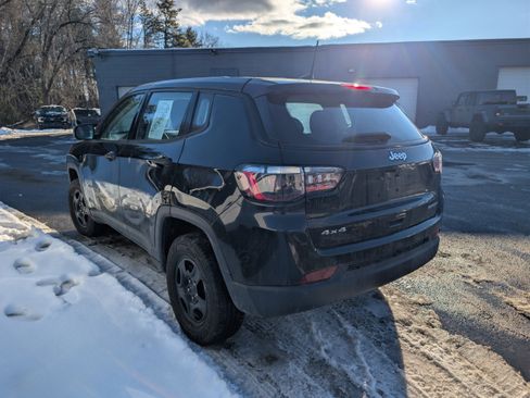 Used 2021 Jeep Compass Sport image 7