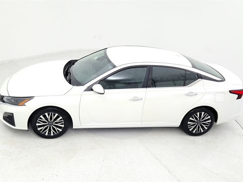 Used 2023 Nissan Altima 2.5 SV image 13