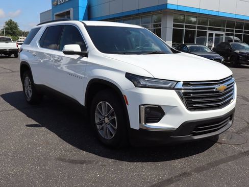 Used 2023 Chevrolet Traverse LT AWD/4WD image 2
