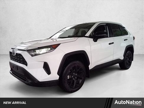 Used 2022 Toyota RAV4 LE image 1