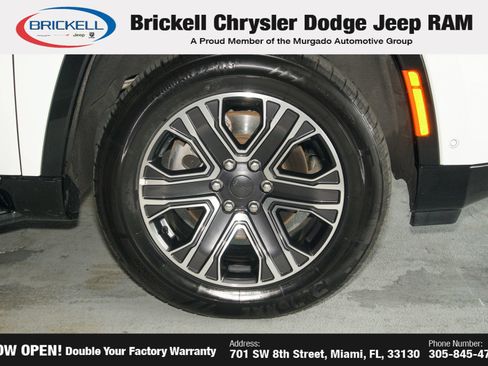 Used 2024 Jeep Wagoneer L Series II RWD image 46