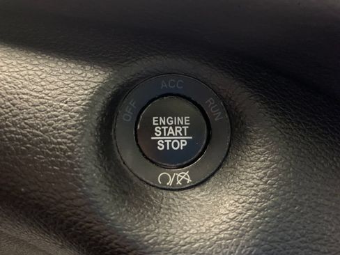 Used 2019 Jeep Cherokee Limited AWD/4WD image 17