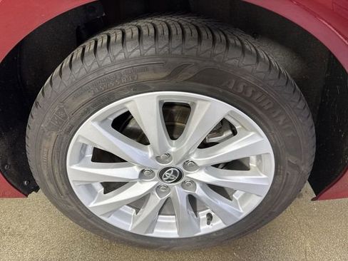 Used 2020 Toyota Camry LE FWD image 5