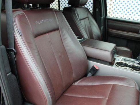 Used 2017 Ford Expedition EL Platinum image 14