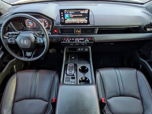 Used 2025 Honda Pilot Black Edition image 16