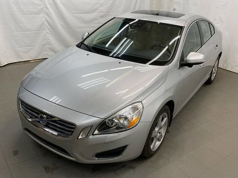 Used 2012 Volvo S60 T5 w/ Climate Pkg FWD image 5