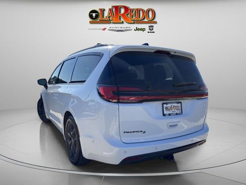 Used 2023 Chrysler Pacifica Touring-L w/ S Appearance Package image 5