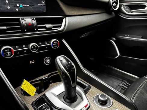 Used 2022 Alfa Romeo Giulia Ti image 24