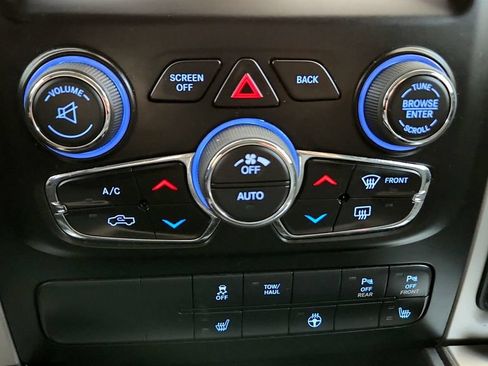 Used 2017 RAM 1500 Big Horn AWD/4WD image 29
