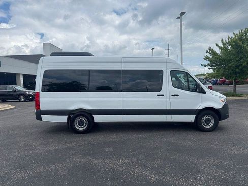 Used 2025 Mercedes-Benz Sprinter 2500 image 2