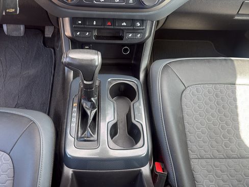 Used 2016 Chevrolet Colorado Z71 AWD/4WD image 13