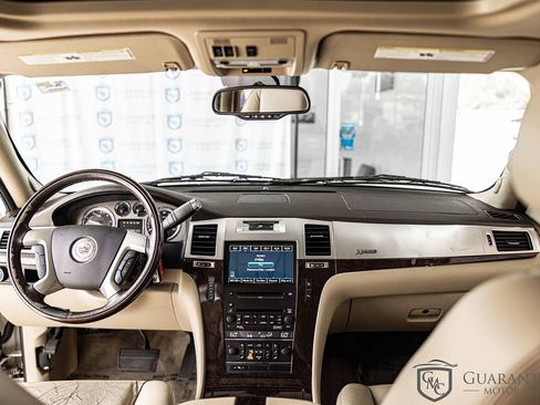 Used 2010 Cadillac Escalade 2WD Hybrid image 39