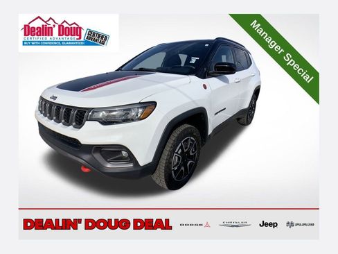 Used 2024 Jeep Compass Trailhawk image 1