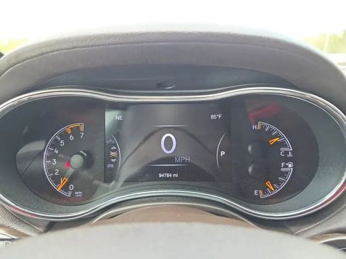 Used 2018 Jeep Grand Cherokee Overland AWD/4WD image 21