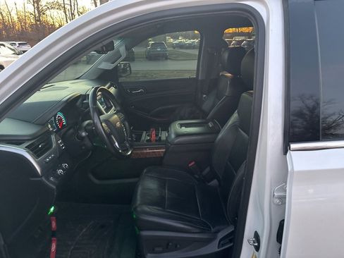 Used 2016 Chevrolet Suburban LTZ image 4