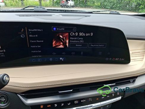 Certified 2024 Cadillac XT4 Premium Luxury AWD/4WD image 17