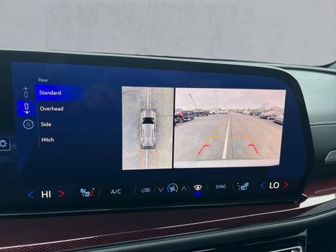 Used 2025 Chevrolet Traverse Z71 w/ Driver Confidence Package image 19