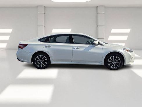 Used 2018 Toyota Avalon XLE Premium w/ All Weather Liner Package image 10