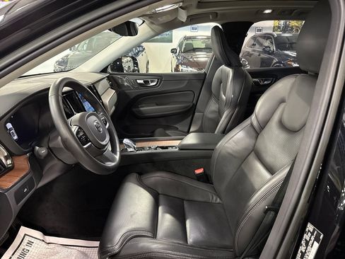 Certified 2023 Volvo XC60 B6 Ultimate w/ Protection Package Premier AWD/4WD image 10