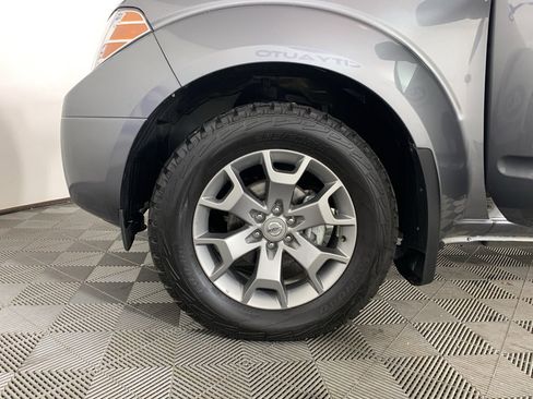 Used 2020 Nissan Frontier SV image 7