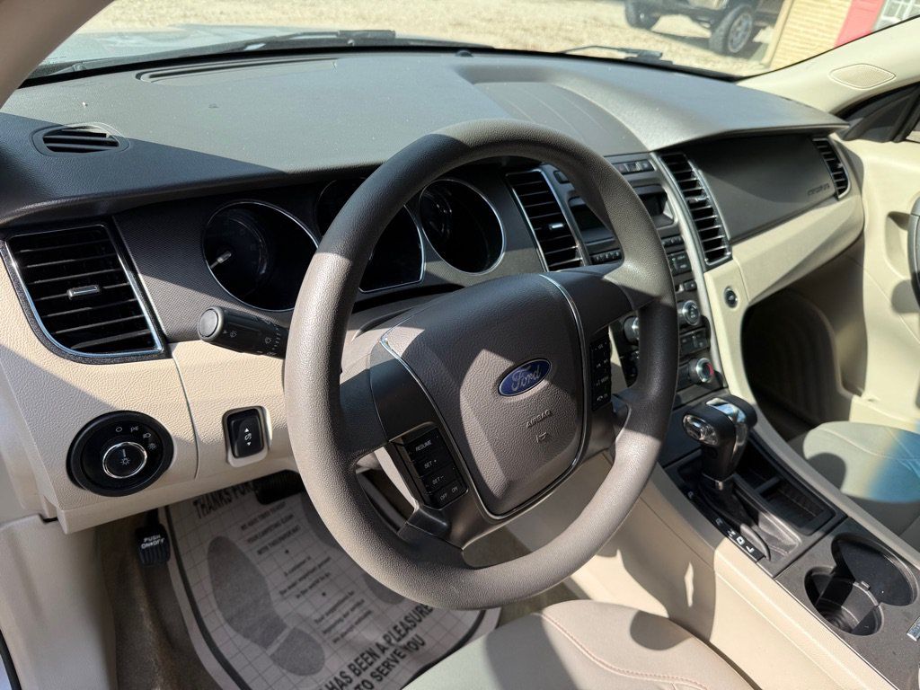 Used 2012 Ford Taurus SE FWD image 10