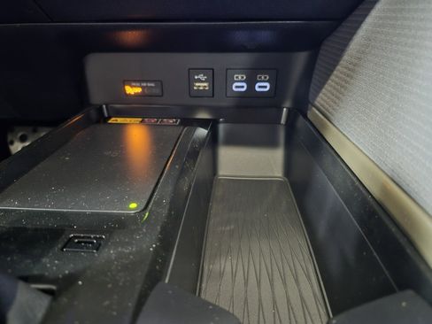 New 2026 Toyota Camry Hybrid image 31