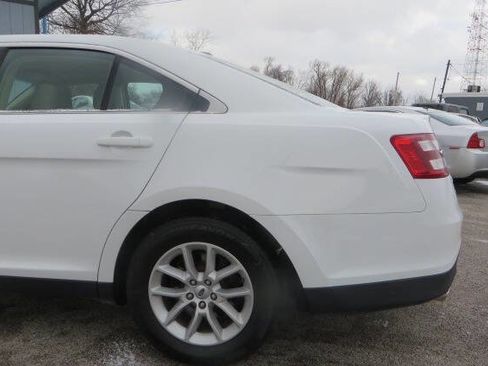 Used 2013 Ford Taurus SE image 9