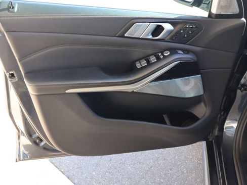 Used 2019 BMW X7 xDrive50i w/ Dynamic Handling Package image 15