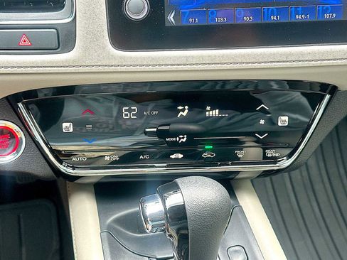 Used 2022 Honda HR-V EX image 17