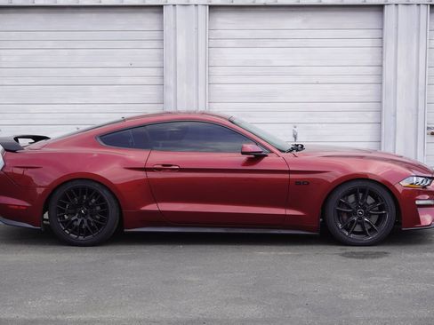 Used 2018 Ford Mustang GT w/ GT Performance Package RWD image 6