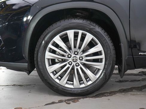 Used 2022 Toyota Highlander Platinum AWD/4WD image 31