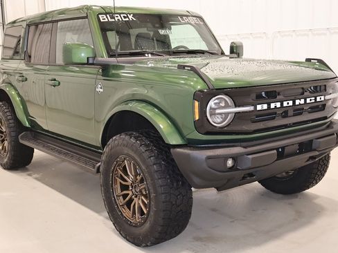 New 2025 Ford Bronco Outer Banks image 3