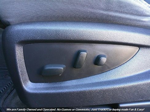 Used 2017 GMC Sierra 1500 SLE w/ SLE Value Package image 18