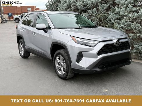 Used 2025 Toyota RAV4 XLE AWD/4WD image 12