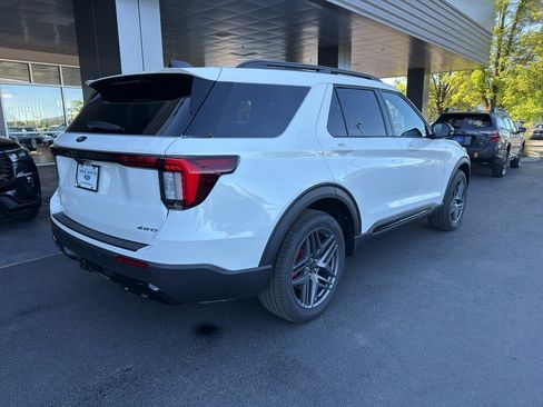 New 2026 Ford Explorer ST-Line w/ ST-Line Street Pack AWD/4WD image 4