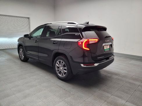 Used 2024 GMC Terrain SLT image 5
