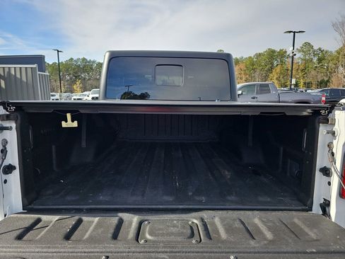 Used 2022 Jeep Gladiator Sport image 15