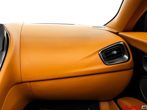 Used 2019 Aston Martin DB11 Volante RWD image 33