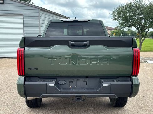 Used 2022 Toyota Tundra SR5 w/ SR5 Convenience Package image 5