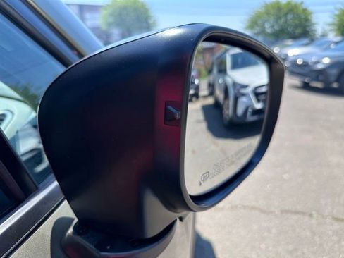 Used 2025 Subaru Forester Premium AWD/4WD image 11