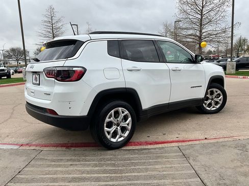 Used 2025 Jeep Compass Latitude image 6