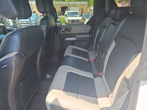 Used 2023 Ford Bronco Wildtrak image 25