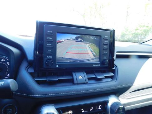 Used 2020 Toyota RAV4 XLE image 10