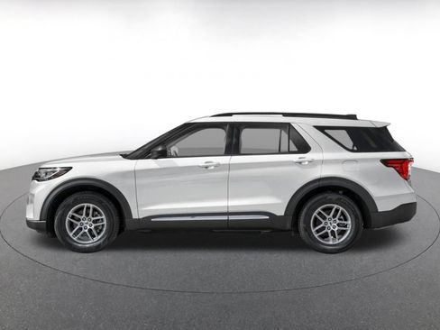 Used 2026 Ford Explorer Active AWD/4WD image 7
