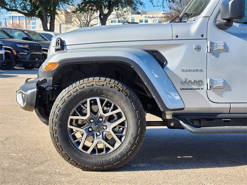 Used 2024 Jeep Wrangler Sahara w/ Technology Group image 9