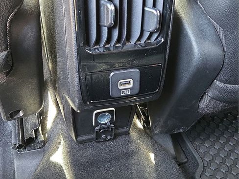 Used 2024 Jeep Compass Trailhawk AWD/4WD image 17