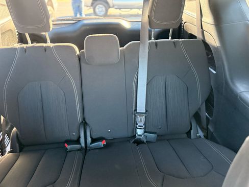 Used 2018 Chrysler Pacifica Touring Plus w/ S Appearance Package image 12