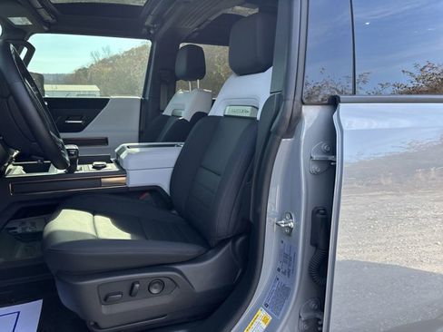 Used 2025 GMC Hummer EV 2X AWD/4WD image 14