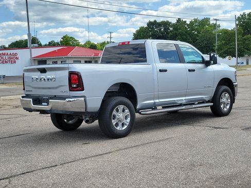 Used 2026 RAM 2500 Big Horn AWD/4WD image 4