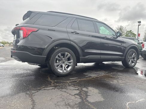 New 2026 Ford Explorer Active AWD/4WD image 7